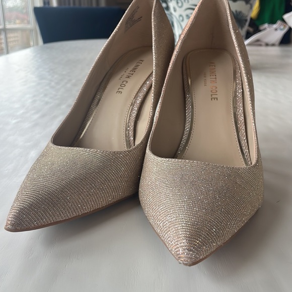 Kenneth Cole Romi pump gold metallic size 9.5 - Picture 5 of 6